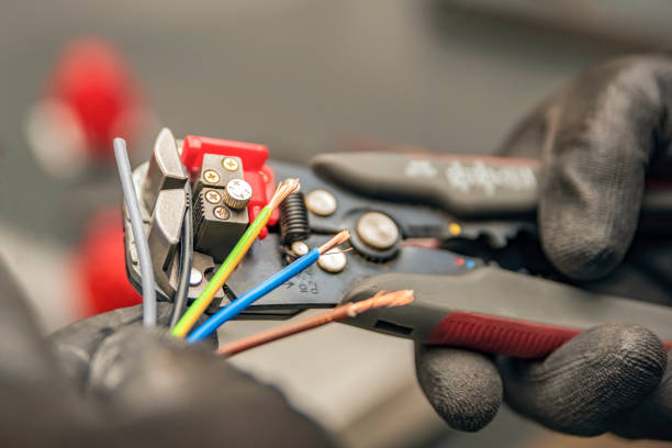 Best Local Electrician Companies  in Eugene, OR